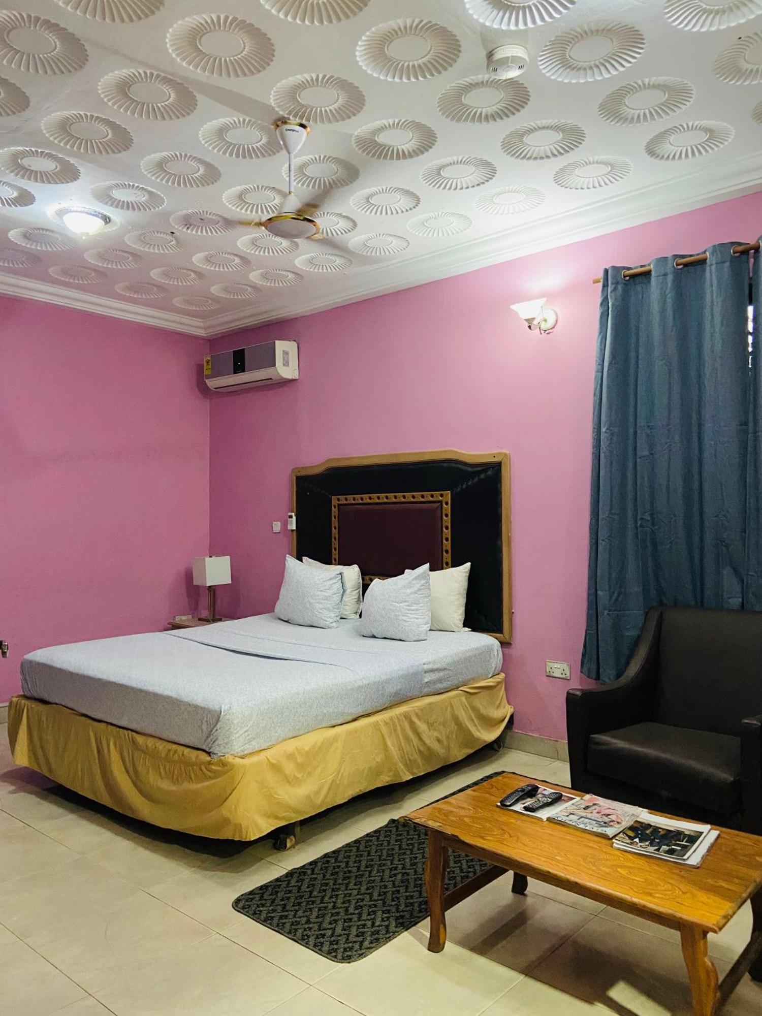 Heaven Gate Hotel Acra Exterior foto